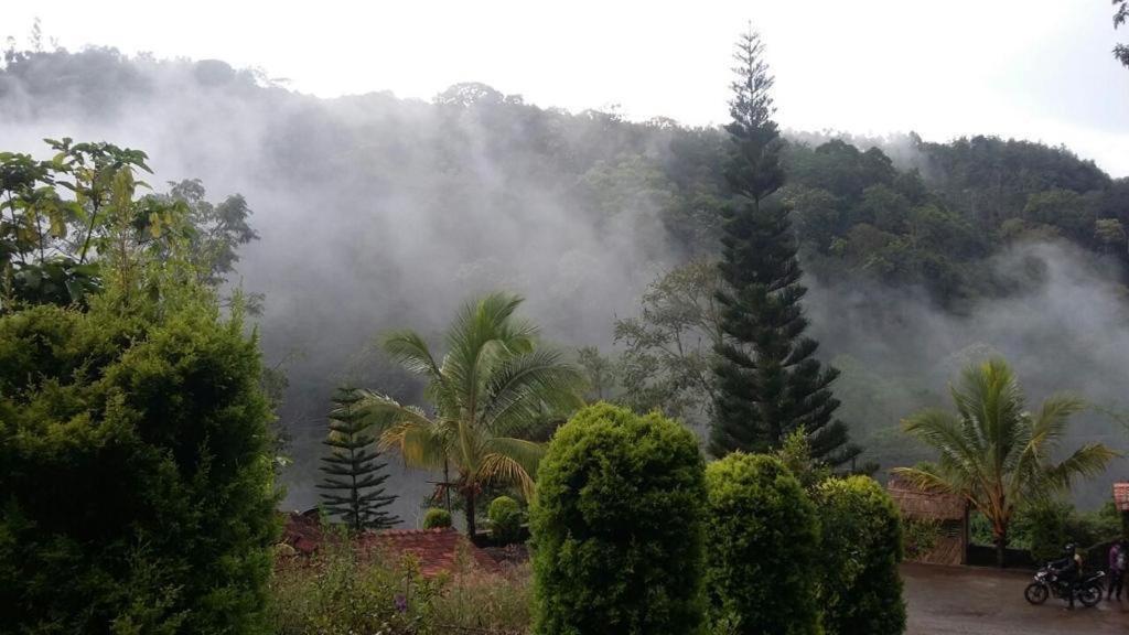 Cassells Jungle Resorts Thekkady Vandiperiyār Kültér fotó